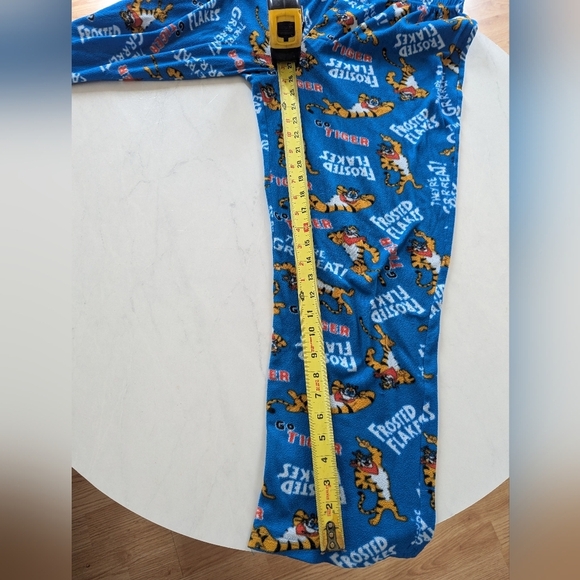 Kelloggs frosted flakes sleep pant tiny the tiger sz Small. 😁 - Picture 6 of 10